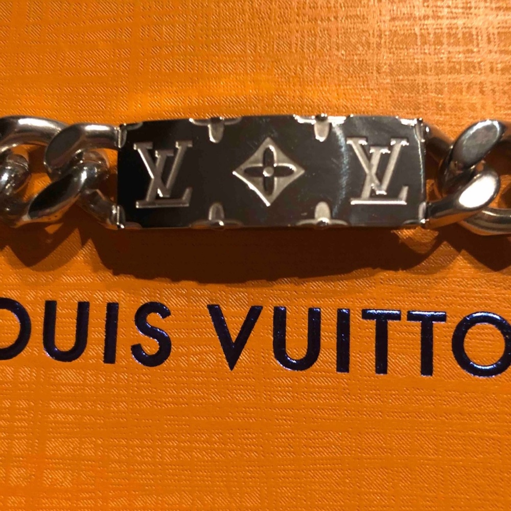 Louis Vuitton Key Monogram Chain Link Bracelet - Picture 2 of 4